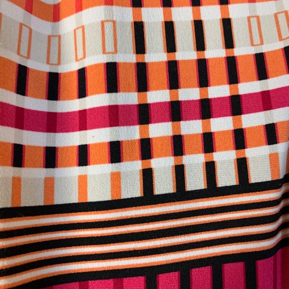 Calvin Klein – Pleated Neck Sleeveless Top | Polished & Versatile Office Vacay - Picture 7 of 7